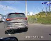 Видео: «Матиз» приземлился на крышу после ДТП с фурой в Орле