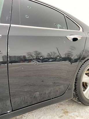 Глазами очевидцев: в новогоднюю ночь автомобиль орловчанина расстреляли из пневматического оружия