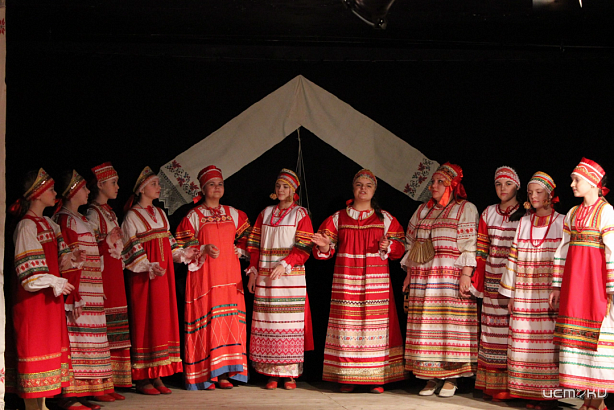 Орловчан приглашают на праздничный концерт образцового фольклорного ансамбля «Забава»