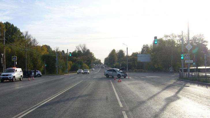 ДТП в Орле: 21-летняя девушка не смогла благополучно развернуться