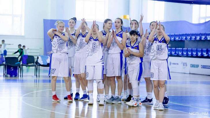Орловские баскетболистки на родном паркете разгромили курских соперниц