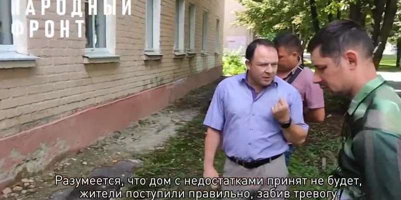 В Орле капитально ремонтируют дом №157 на Васильевской, но он продолжает разрушаться