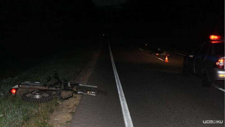 На Орловщине байкер погиб, сбив подростка, катившего мопед