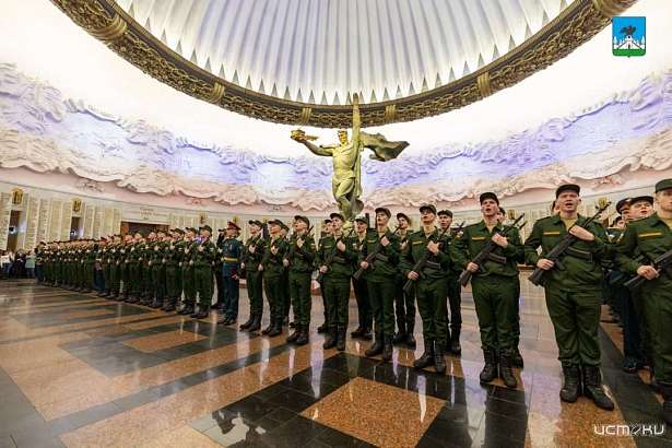 Орловские новобранцы стали солдатами Преображенского полка в Музее Победы
