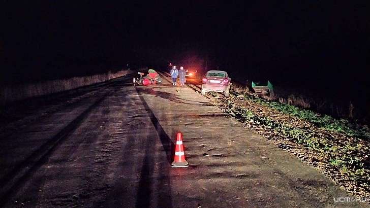 Под Кромами «Лада-Гранта» влетела в попутный мини-трактор