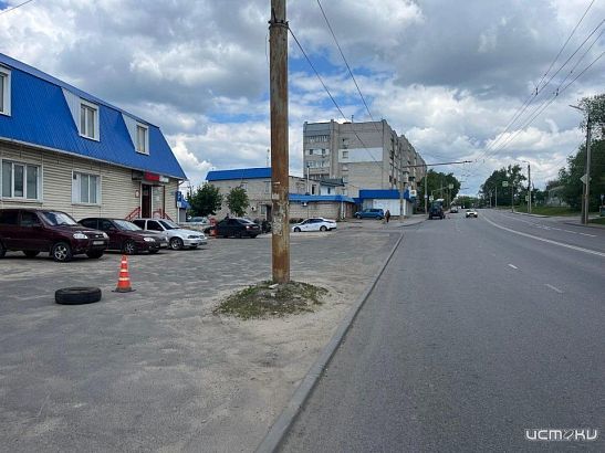 В Орле отскочившее от тракторного прицепа колесо наехало на пешехода