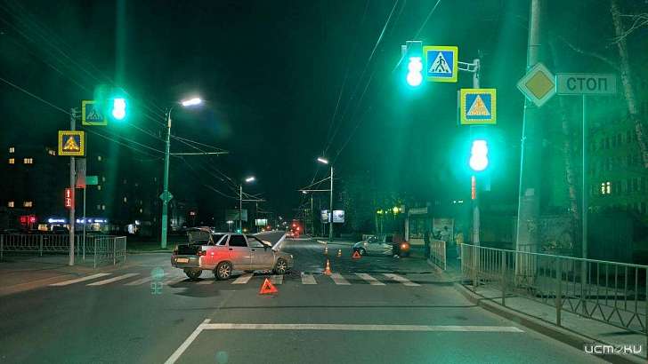 «Матиз» не пропустил «десятку»: 22-летняя девушка пострадала в ДТП в Орле