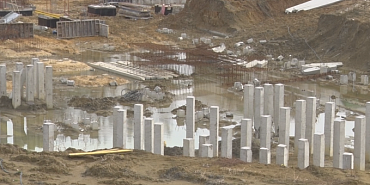 На строительство школ в д. Жилина и по ул. Радзевича-Белевича бюджетом финансирование в 2026 году не предусмотрено