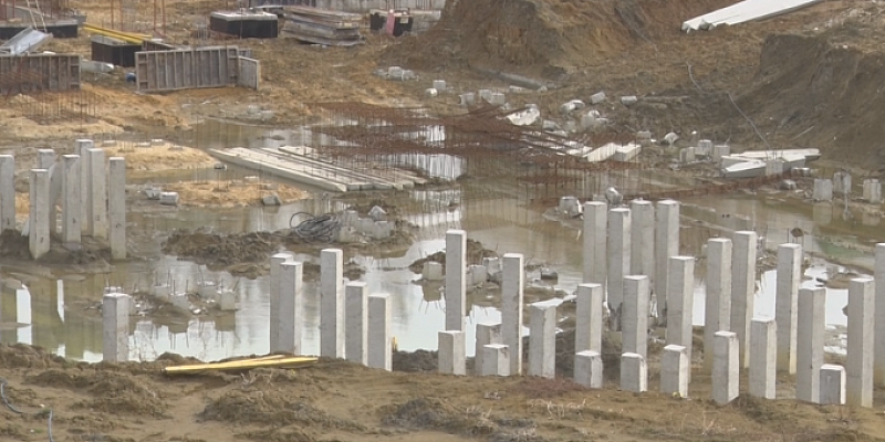 На строительство школ в д. Жилина и по ул. Радзевича-Белевича бюджетом финансирование в 2026 году не предусмотрено