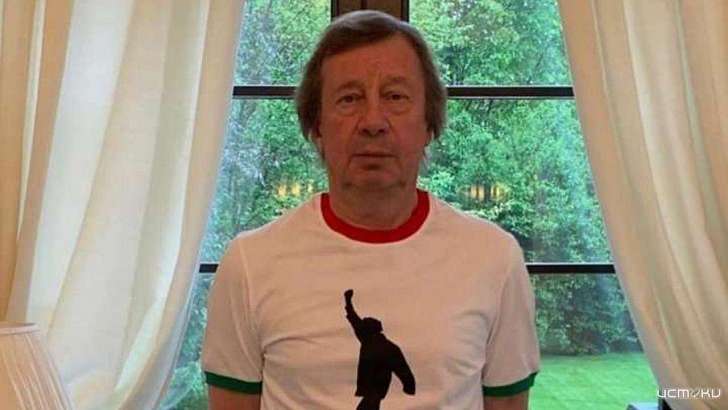 Наш земляк Юрий Семин представил первую футболку из собственной коллекции Наш земляк Юрий Семин представил первую футболку из собственной коллекции