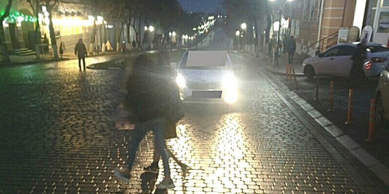 Глазами очевидцев: в Орле в пешеходной зоне на ул. Ленина прокатилась иномарка