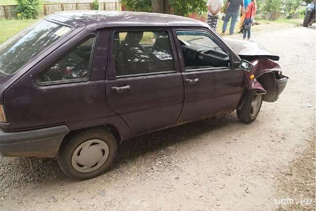 Пьяная езда: под Орлом водитель подшофе врезался в дерево