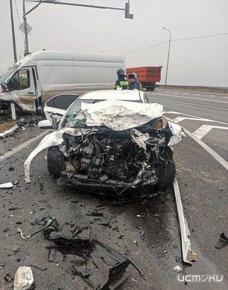Смертельное ДТП: на трассе под Орлом легковушка с молодыми людьми врезалась в микроавтобус Смертельное ДТП: на трассе под Орлом легковушка с молодыми людьми врезалась в микроавтобус