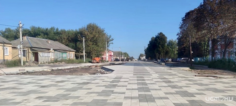 В Дмитровском районе продолжается благоустройство территории бульвара по ул. Социалистической и площадь перед Храмом Дмитрия Солунского