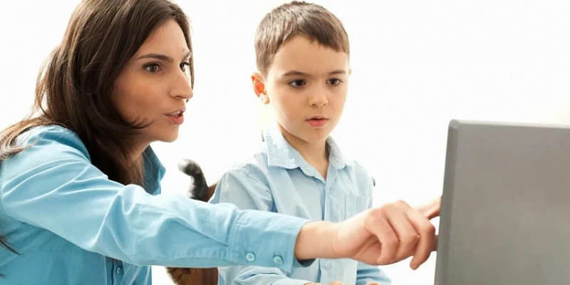 Орловчанам рассказывают о правилах безопасного пользования Интернетом для детей