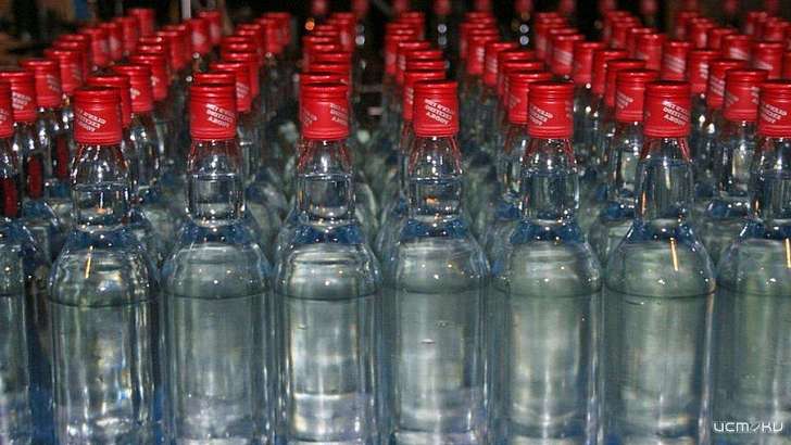 В год на одного жителя Орловской области приходится 3,7 литра водки