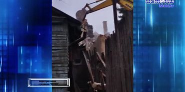 Жители дома на Карачевской улице в Орле остались на улице из-за демонтажа соседнего здания