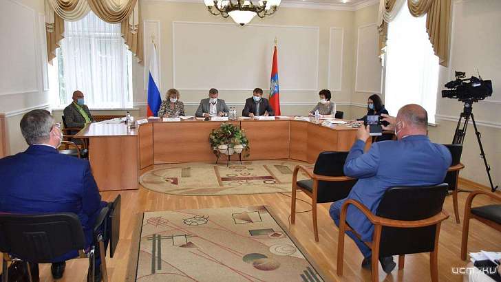 В Орле заблокированы счета более 100 школ и детсадов