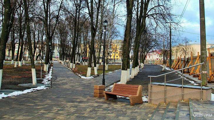 Орловчане смогут заряжать гаджеты в обновленном сквере Комсомольцев