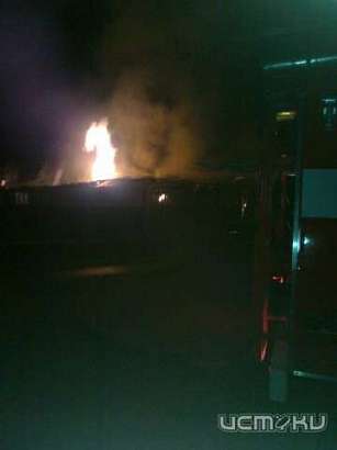 Во Мценском районе ночью сгорели баня и хозпостройка