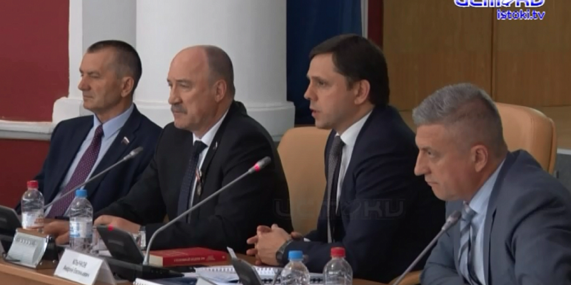 Клычков отчитывался о деятельности правительства в прошлом году Клычков отчитывался о деятельности правительства в прошлом году