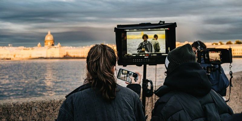 Сбербанк кинопоказ новинки кино День России в кино: три истории о любви к Родине от известных режиссёров