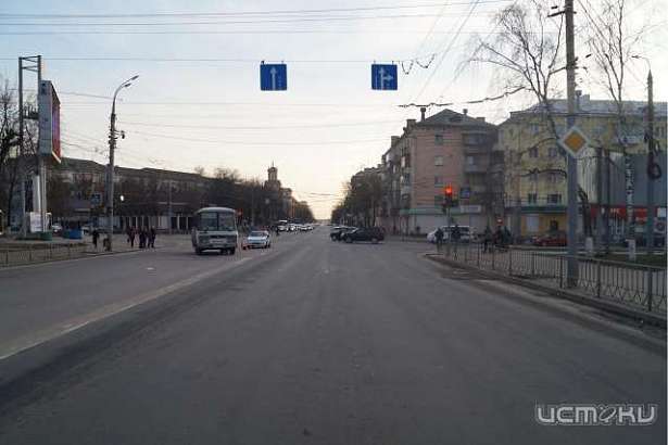 Маршрутка на пешеходном переходе сбила 10-летнюю девочку