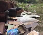 Орловчане нашли два кресла, на которые готовы усадить тех, кто позволяет городу утопать в мусоре