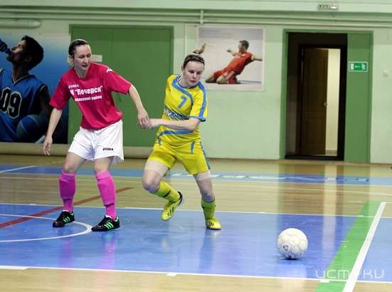 Орловские футболистки и во второй раз разгромили гостей из Печерска