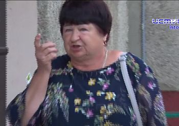 Текущие трубы в подвале и загадочная постройка во дворе
