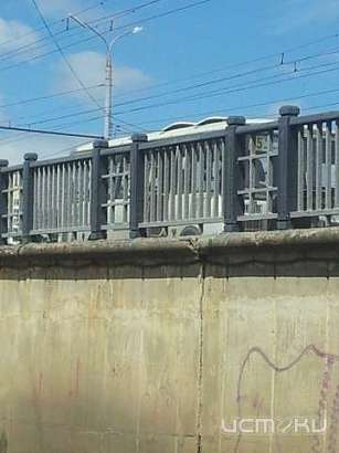 В Орле на мосту загорелась маршрутка