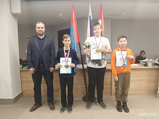 Орловские спортсмены успешно выступили на окружных соревнованиях по русским шашкам