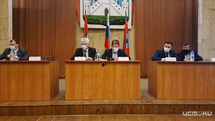 Депутатов могут лишить права голоса за грубые высказывания