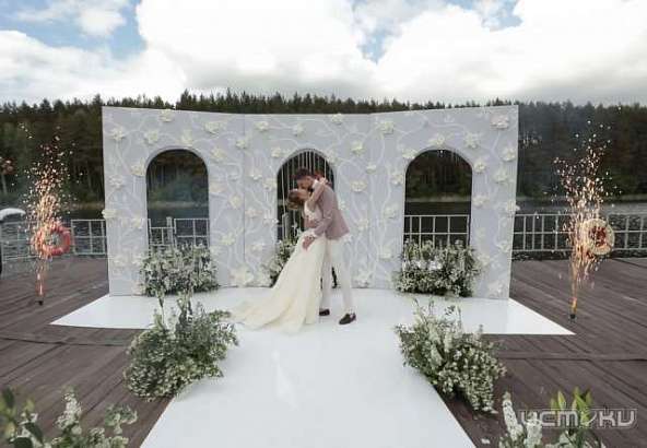 Влюбленные из Орла выиграли на «Пятнице!» медовый месяц мечты 