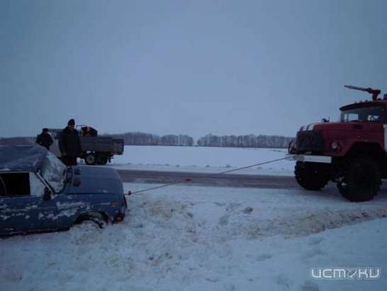 В Новосильском районе «ВАЗ» съехал в кювет