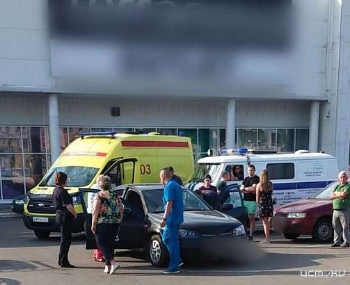 В Орле у гипермаркета «Европа» в авто скончался мужчина 