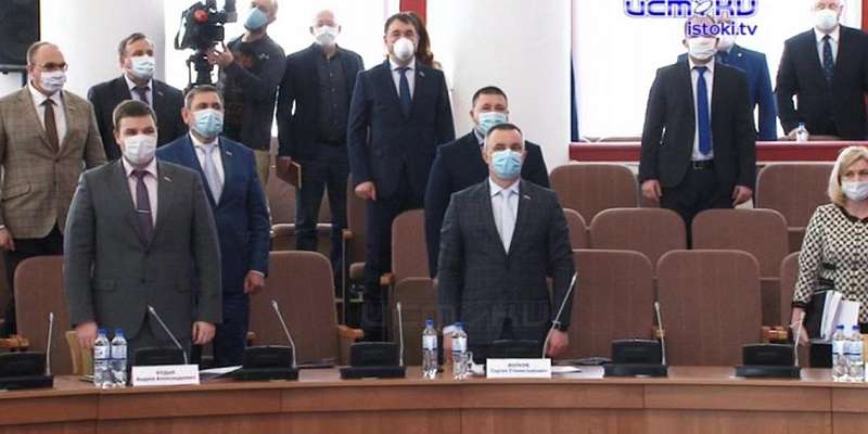 Толковали речь Путина и спорили, можно ли инвесторам нарушать закон: в Орле прошла 47-я сессия облсовета 