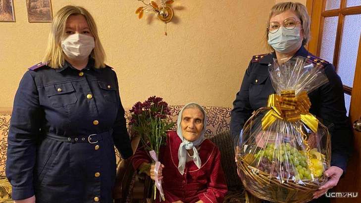 Орловские следователи навестили ветерана труда