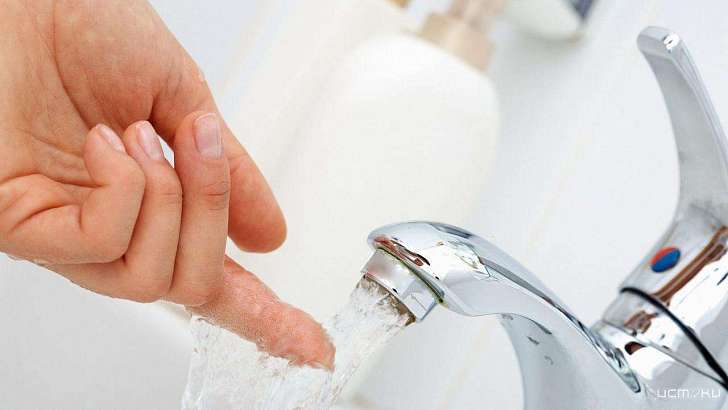 Коммунальная авария оставила без горячей воды часть Лужков