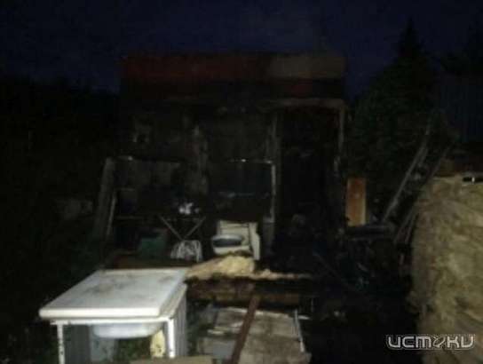 В Ливенском районе сгорела деревянная веранда