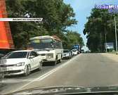 На видео попал момент аварии с мотоциклом, а накануне орловчан порадовали световым шоу на площади Ленина