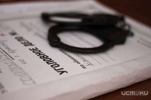 Поднял руку на полицейского: амчанину грозит уголовное наказание