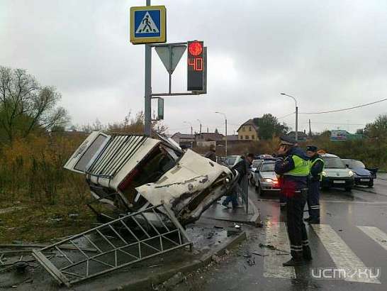 Утром на Мостовой произошло крупное ДТП с пострадавшими