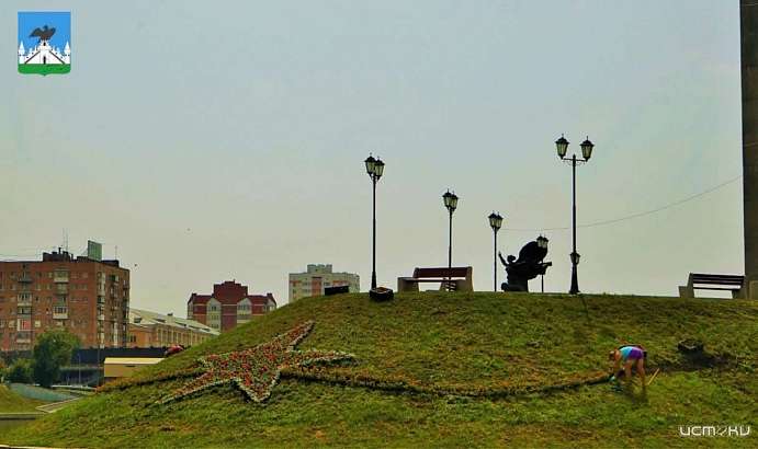 Символ Победы из цветов появился у мемориала 400-летия Орла