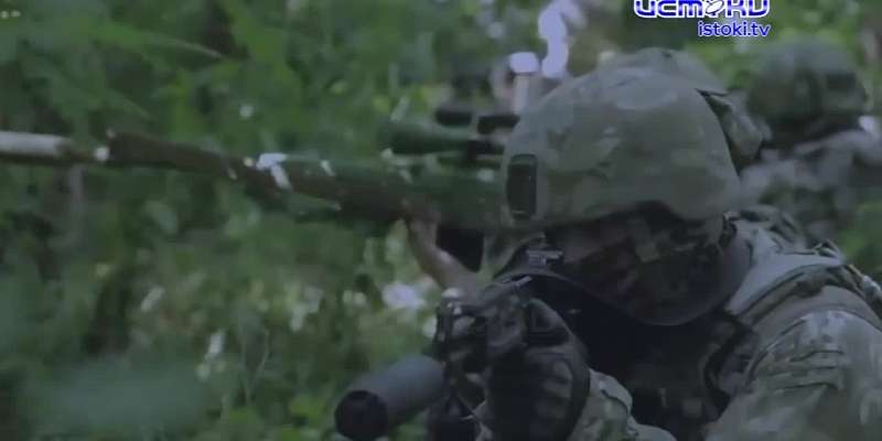 Они появились от вдохновения поездками на передовую, разговорами с доблестными бойцами. Мы встретились с орловским исполнителем, песни которого помога...