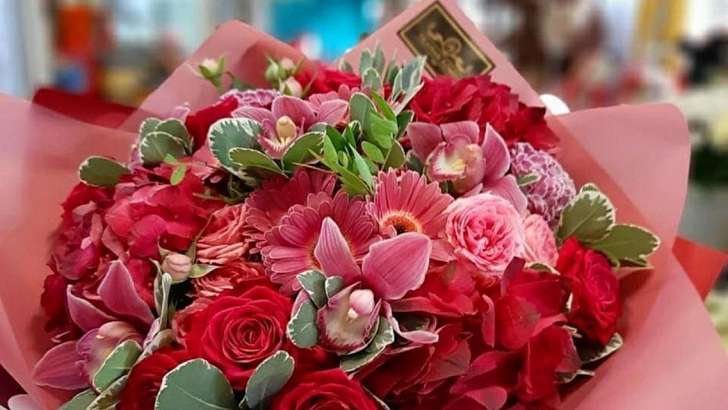 Love radio Орёл подарит букет самой яркой паре города