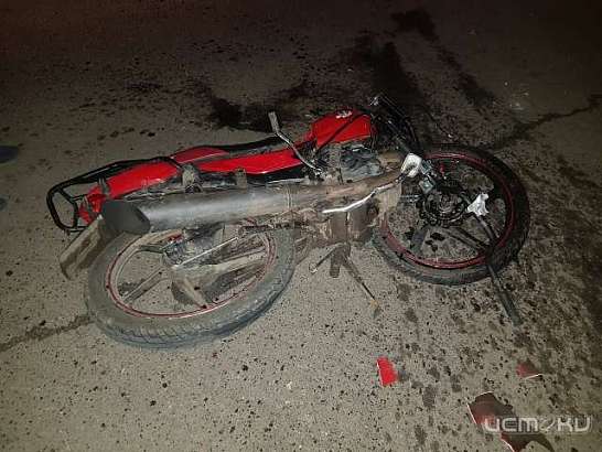 В Кромах не смогли разъехаться доставщик пиццы и юный мотоциклист