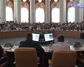 На облсовете губернатор юлил и причитал, а руководитель ЖКХ области оправдывался за ситуацию с мусором