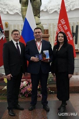 Главврача орловской больницы наградили медалью