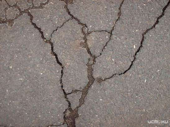 Администрацию Малоархангельского района обязали отремонтировать дорожки на территории двух детсадов